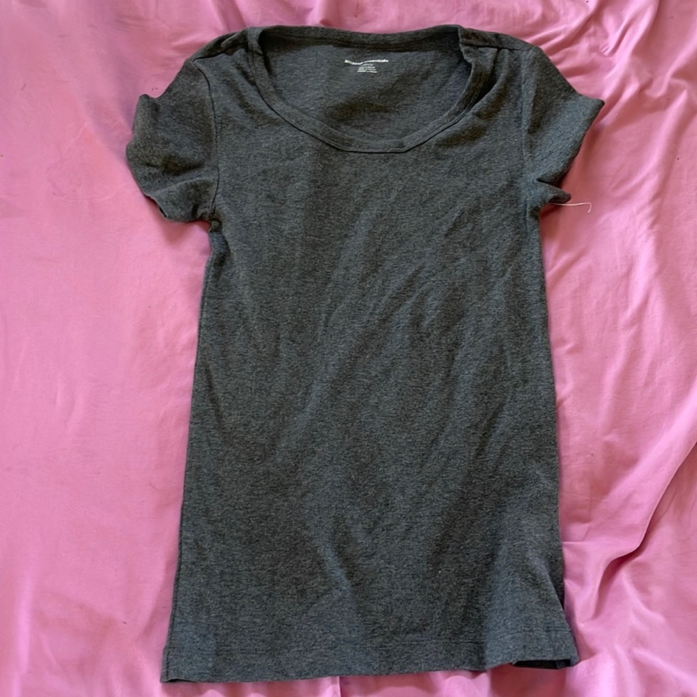 NWOT small scoop neck t